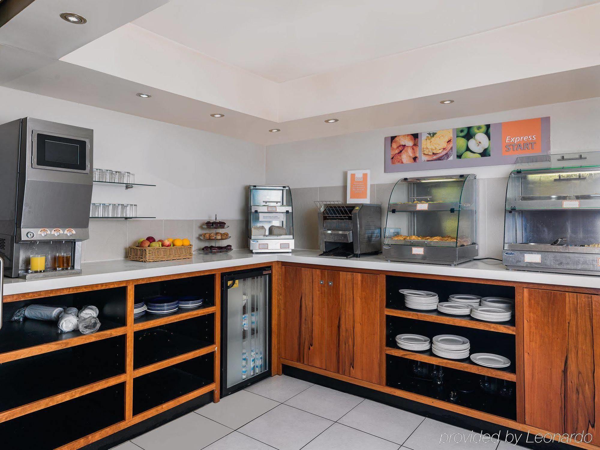 Holiday Inn Express London Gatwick Crawley, An Ihg Hotel Luaran gambar